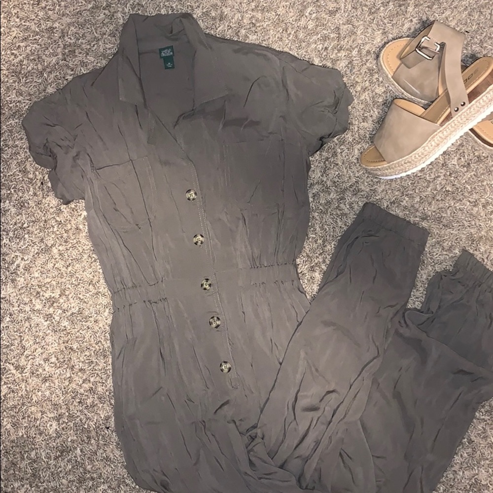 Wild Fable Olive Green Button-up Jumpsuit